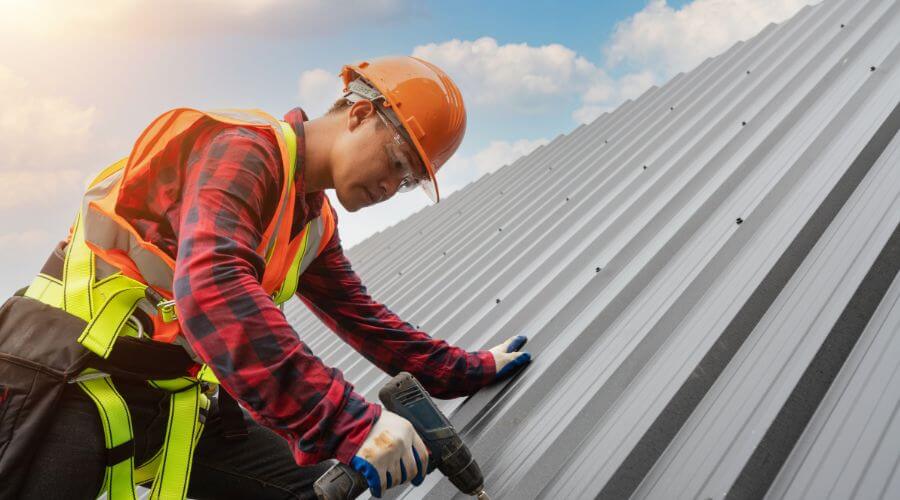 GAF certified roofer in Dunkerton, IA